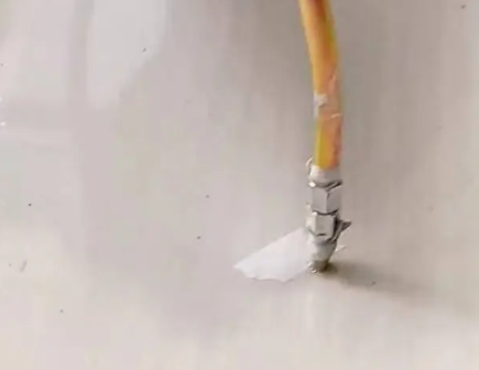 海沧瓷砖空鼓维修公司专业解答在瓷砖铺贴过程中，如果使用的砂料过粗（如全部使用了粗砂），可能会导致以下问题